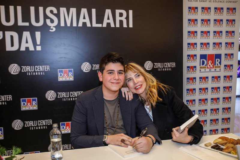 KAAN SABANCIDAN İMZA GÜNÜ