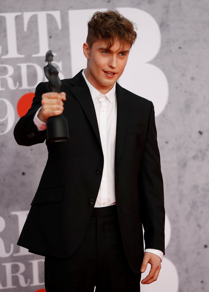 BRIT AWARDS'TA YILDIZLAR GEÇİDİ