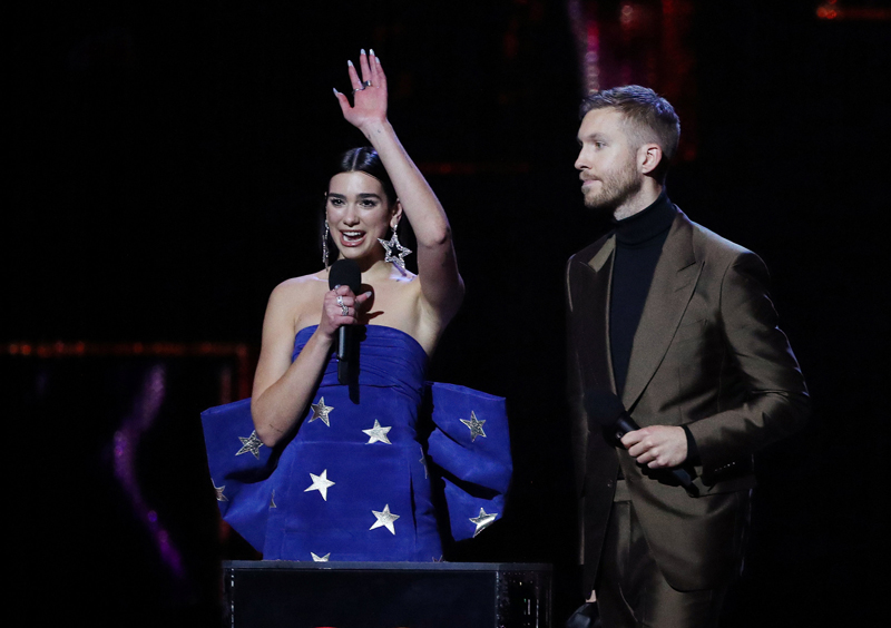 BRIT AWARDS'TA YILDIZLAR GEÇİDİ