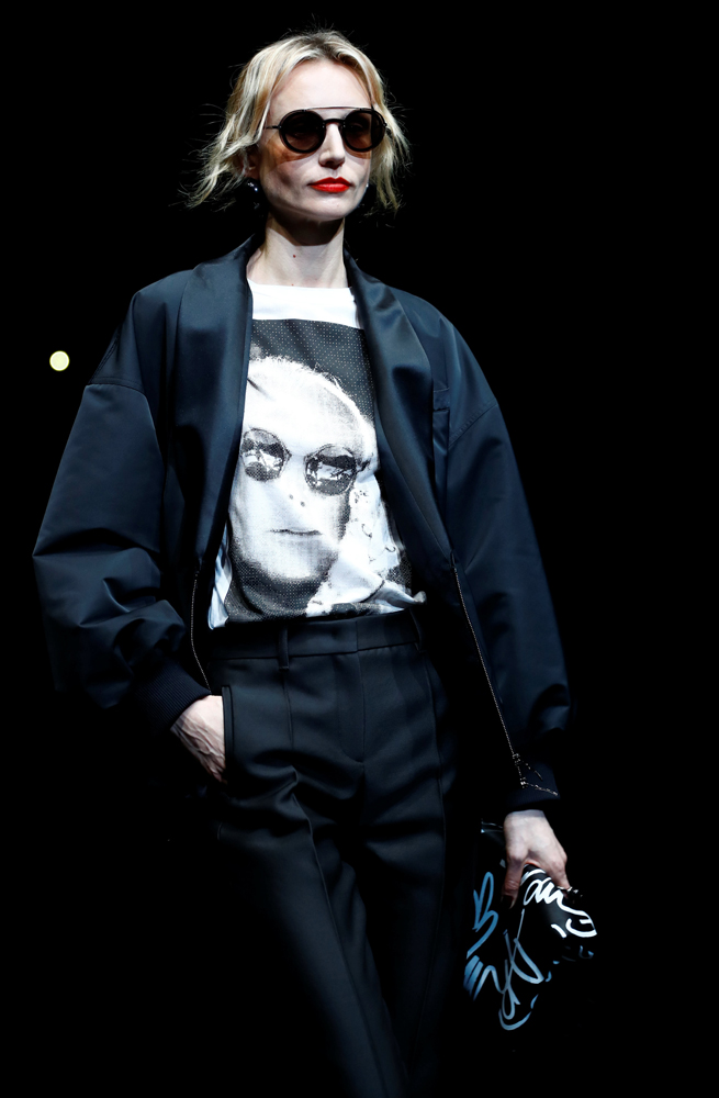 ARMANİ YENİ KOLEKSİYONUNU TANITTI