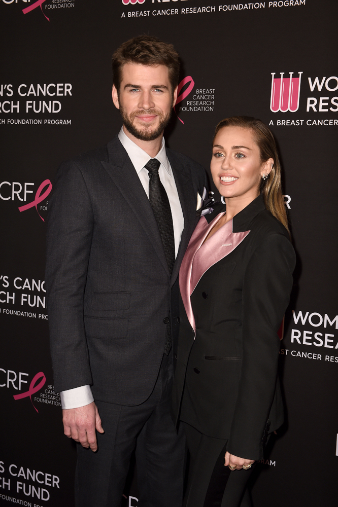 MILEY CYRUS VE LIAM HEMSWORTH KANSERLE MÜCADELEYE DESTEK VERDİ
