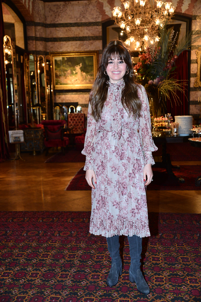 PERA PALAS'TA BEŞ ÇAYI