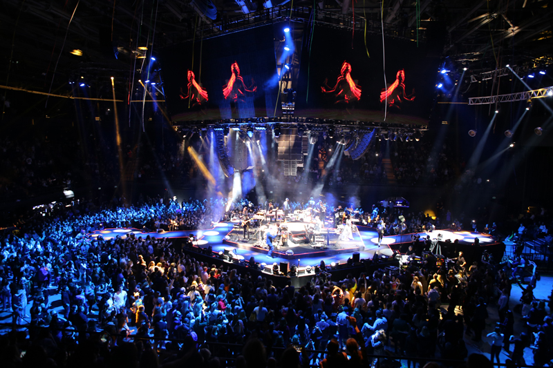 KENAN DOĞULU’DAN 360 DERECE KONSER