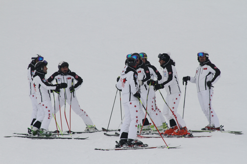 SENKRONİZE KAYAK TAKIMI TÜRKİYE'Yİ TEMSİL EDECEK