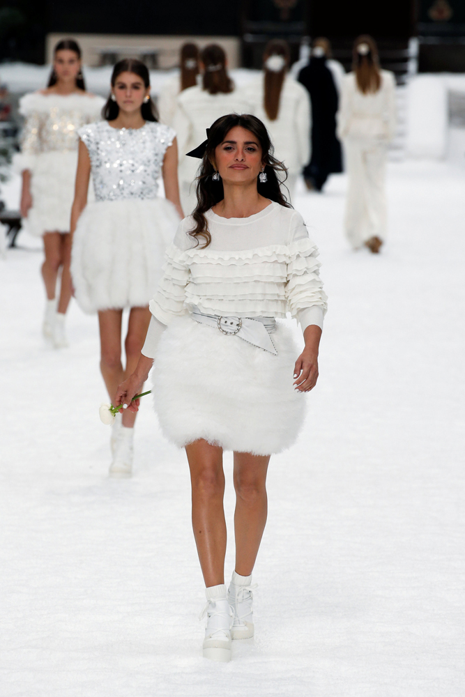 KARL LAGERFELD'İN SON CHANEL DEFİLESİ