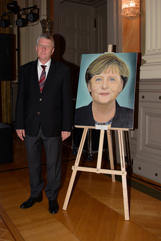 KADINLAR GÜNÜ'NE ÖZEL SERGİ