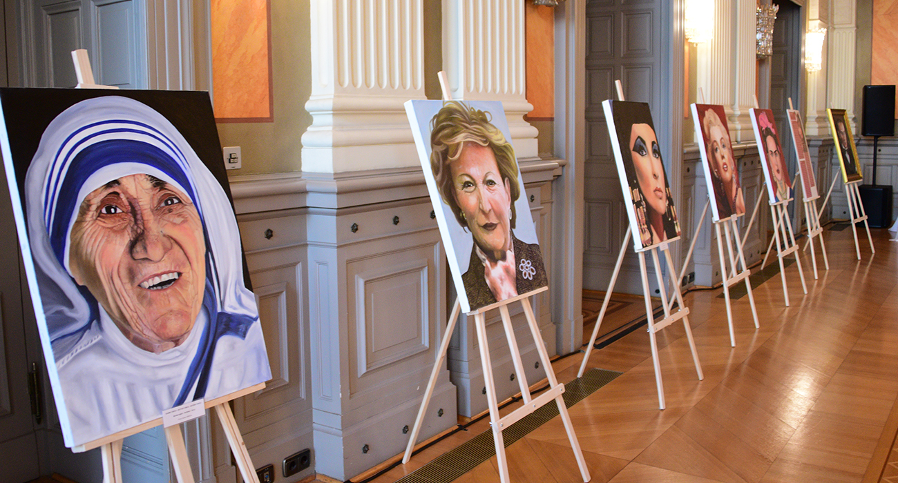 KADINLAR GÜNÜ'NE ÖZEL SERGİ