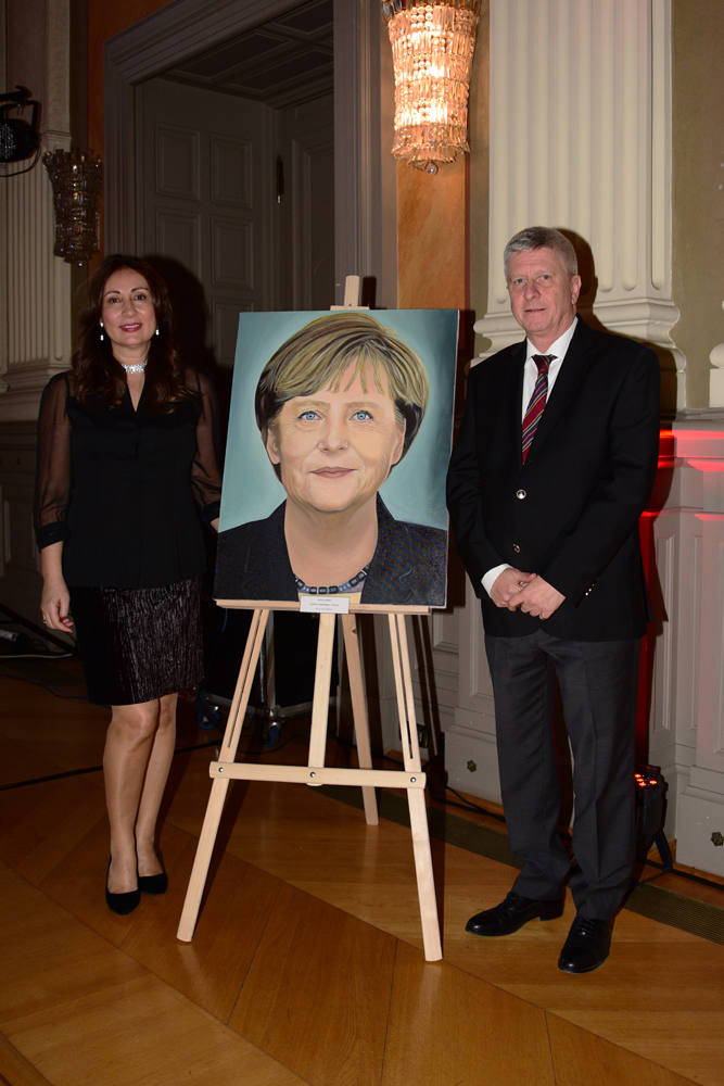 KADINLAR GÜNÜ'NE ÖZEL SERGİ