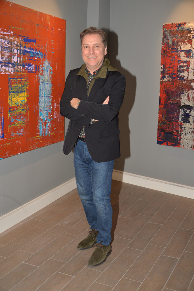 MİNİK KALPLER YARARINA SERGİ