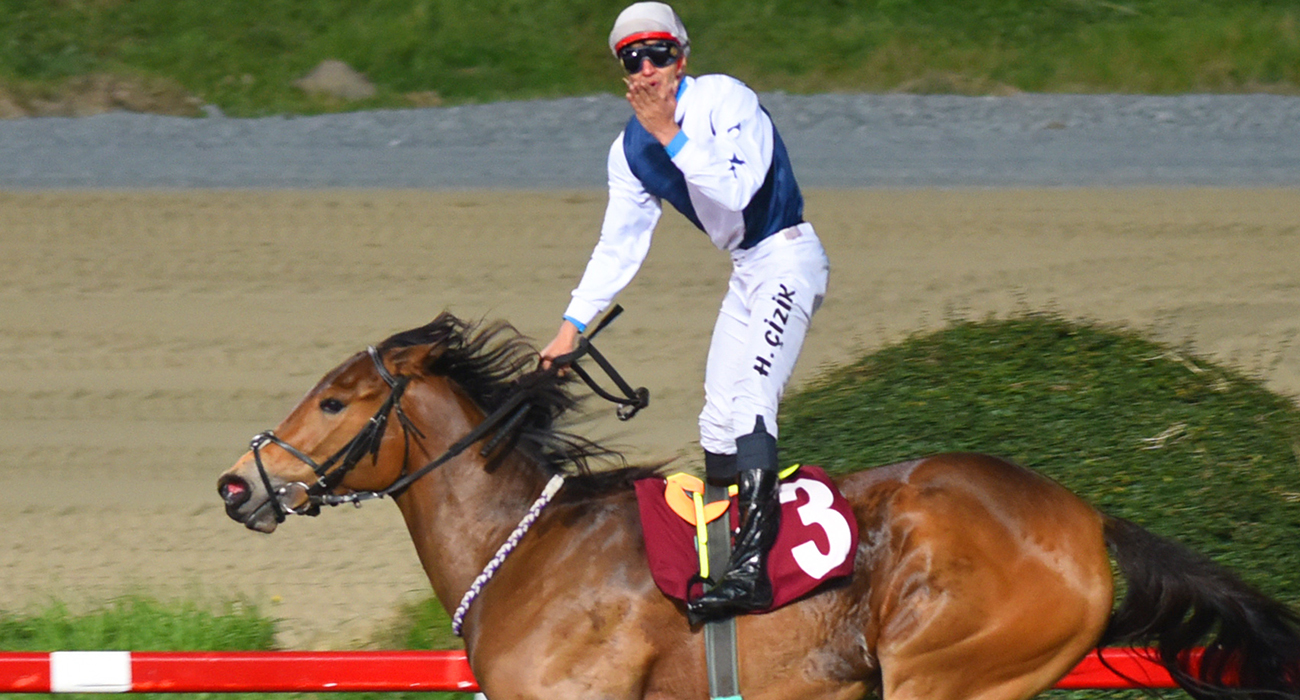   DÜNYA KADINLAR GÜNÜ KOŞUSU