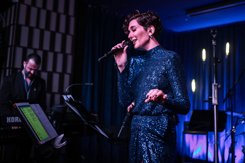 BERGÜZAR KOREL SAHNEDE