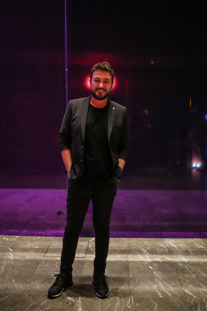 BERGÜZAR KOREL SAHNEDE