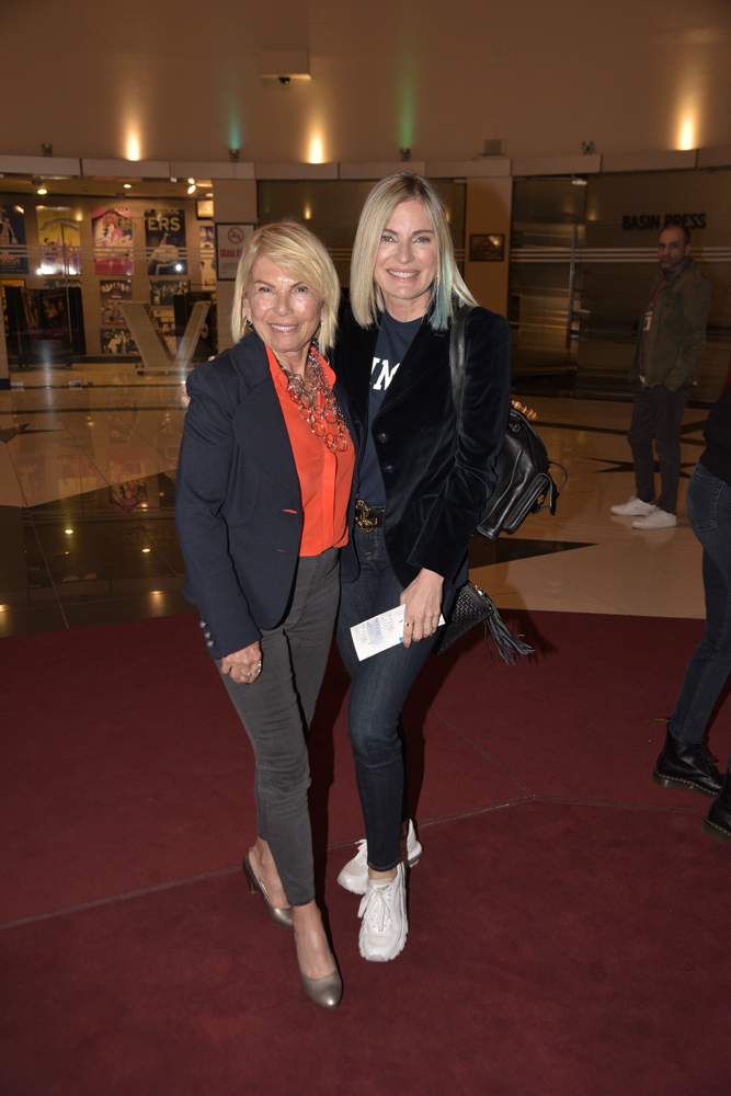 CEM YILMAZ İLK GÖSTERİSİNDE GÖNÜLLERİ FETHETTİ