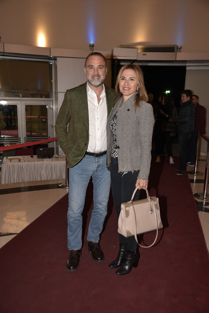 CEM YILMAZ İLK GÖSTERİSİNDE GÖNÜLLERİ FETHETTİ