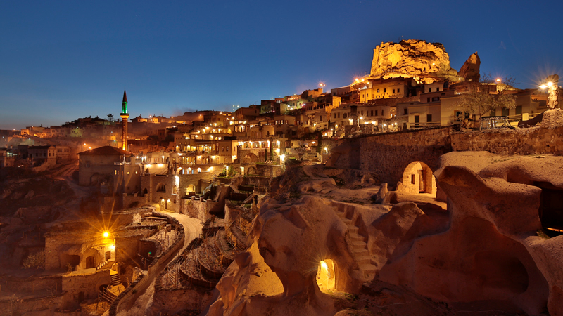 MERT ALAŞ VE BELLA HADID'İN KAPADOKYA MACERASI