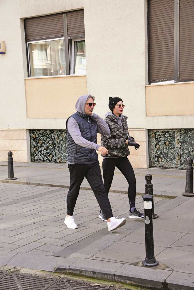 İSTANBULDA KİM, NEREDE?