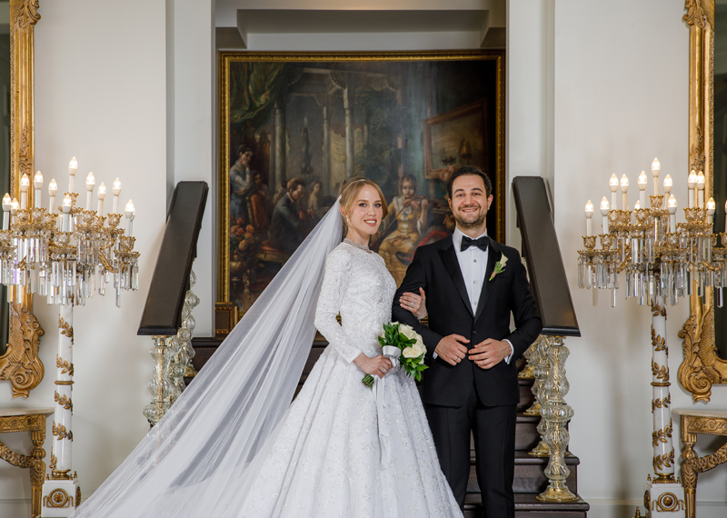 YELDA DEMİRÖREN VE HALUK KALYONCU DÜNYA EVİNE GİRDİ