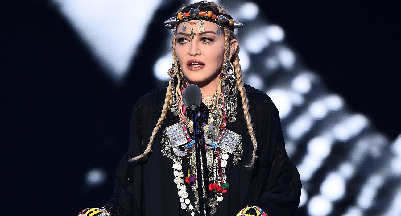 MADONNA'DAN YENİ ALBÜM