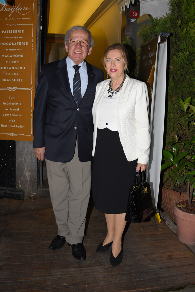 CEMRE BİRAND VE DOSTLARI BİR ARADA