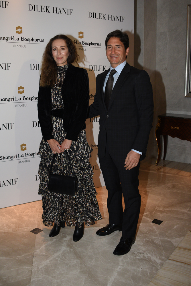 DİLEK HANİFTEN 30. YILA ÖZEL DEFİLE