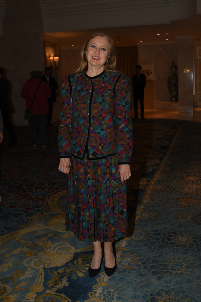 DİLEK HANİFTEN 30. YILA ÖZEL DEFİLE