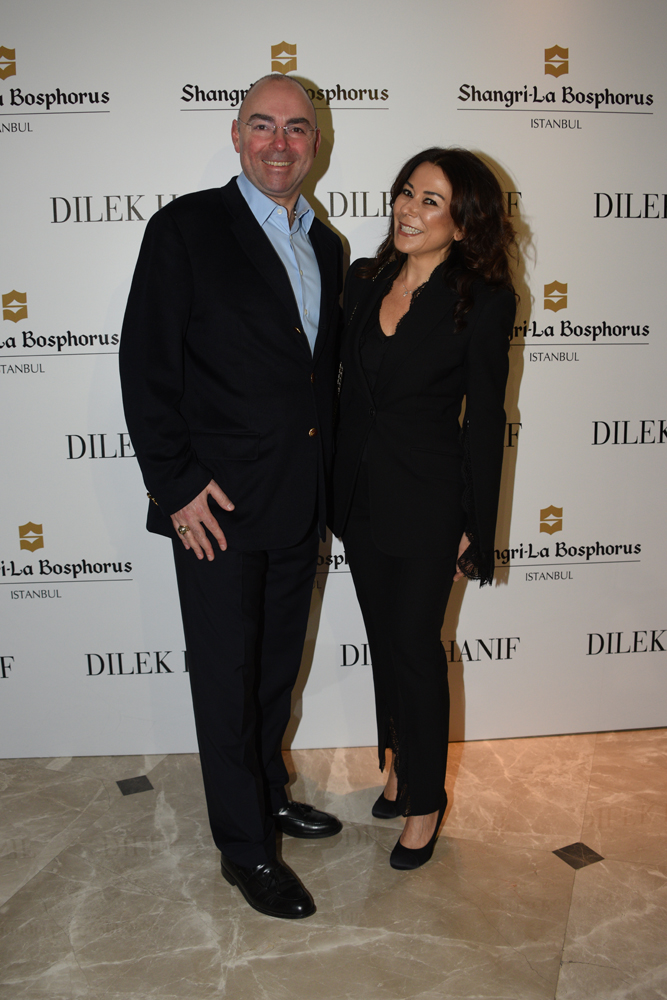 DİLEK HANİFTEN 30. YILA ÖZEL DEFİLE