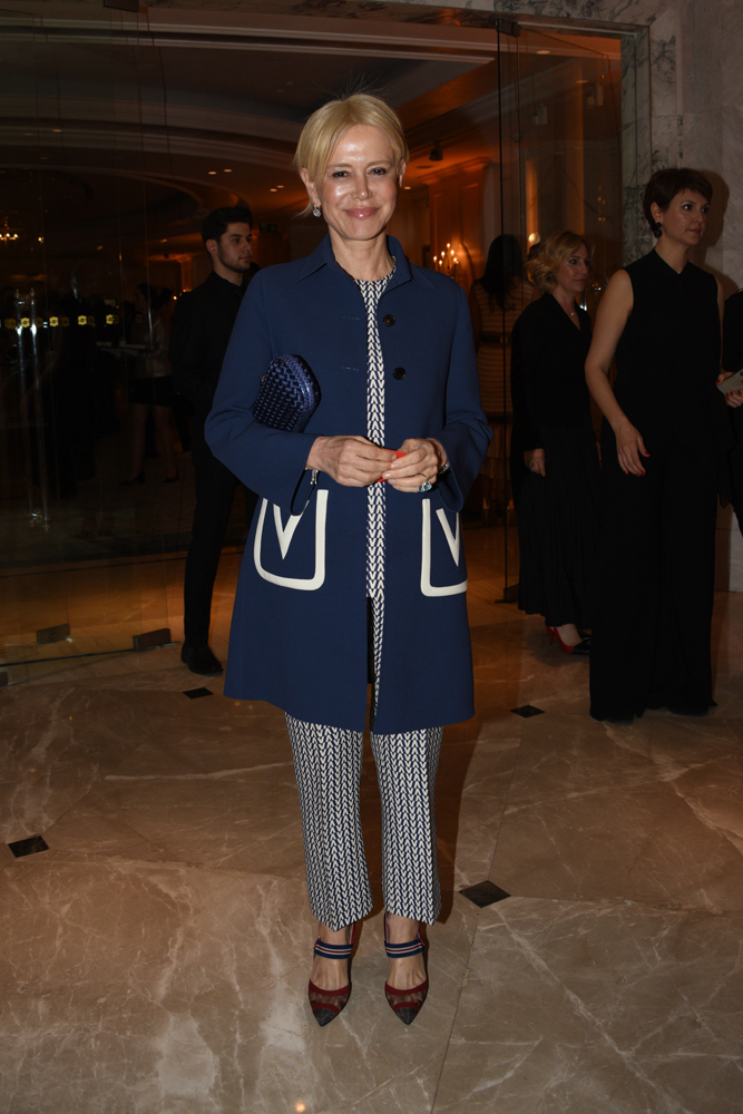 DİLEK HANİFTEN 30. YILA ÖZEL DEFİLE