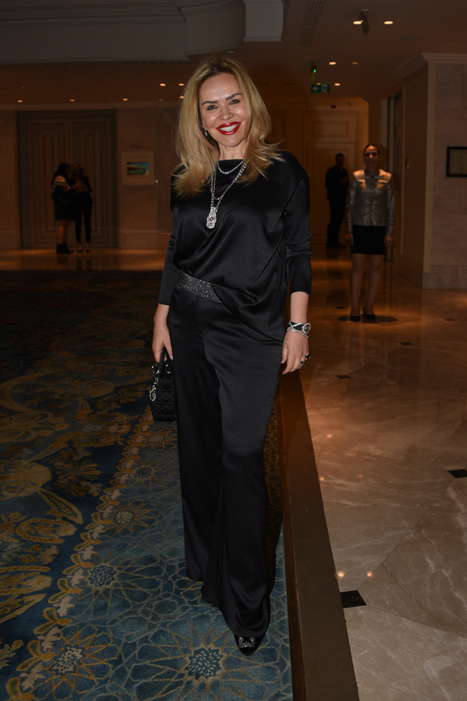 DİLEK HANİFTEN 30. YILA ÖZEL DEFİLE