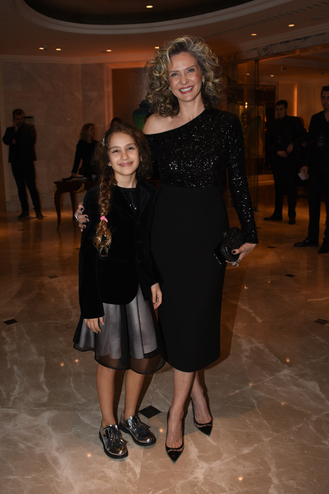 DİLEK HANİFTEN 30. YILA ÖZEL DEFİLE