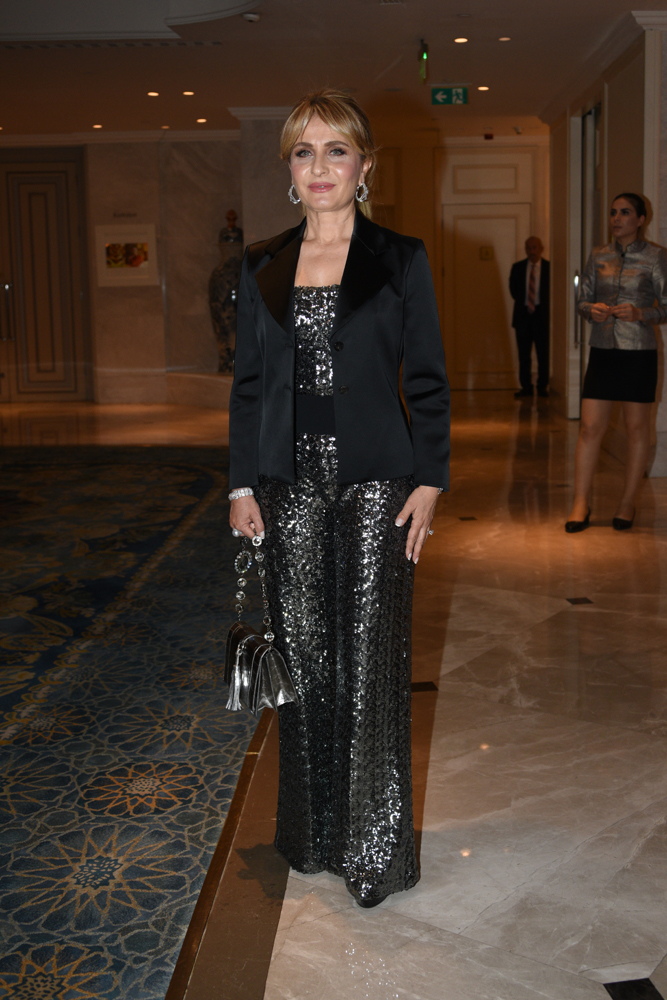 DİLEK HANİFTEN 30. YILA ÖZEL DEFİLE