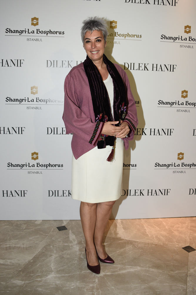 DİLEK HANİFTEN 30. YILA ÖZEL DEFİLE