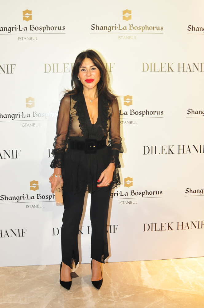 DİLEK HANİFTEN 30. YILA ÖZEL DEFİLE