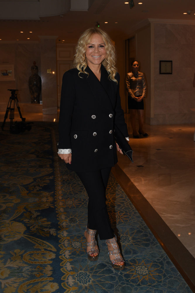 DİLEK HANİFTEN 30. YILA ÖZEL DEFİLE