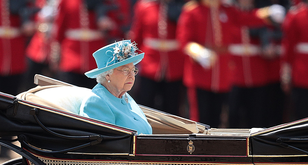 KRALİÇE II. ELIZABETH'İN NEDEN İKİ DOĞUM GÜNÜ VAR?