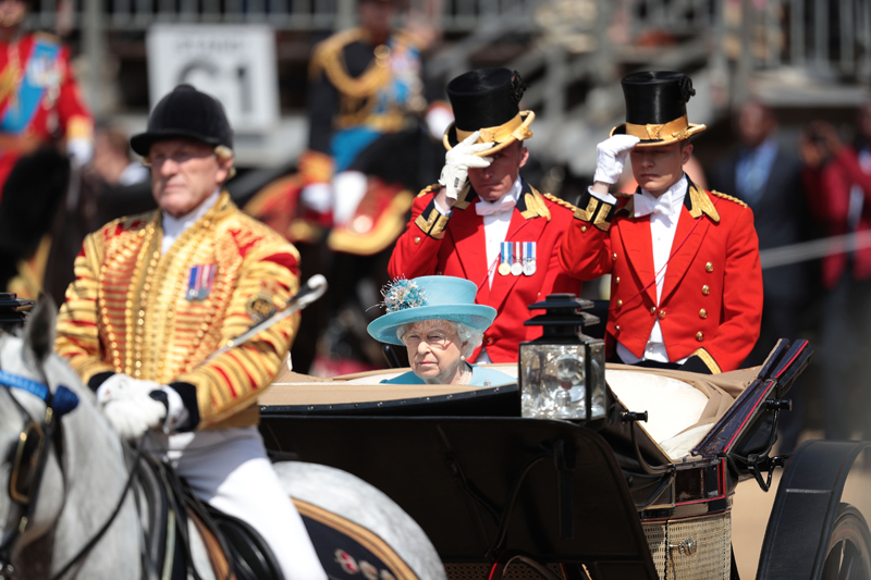 KRALİÇE II. ELIZABETH'İN NEDEN İKİ DOĞUM GÜNÜ VAR?