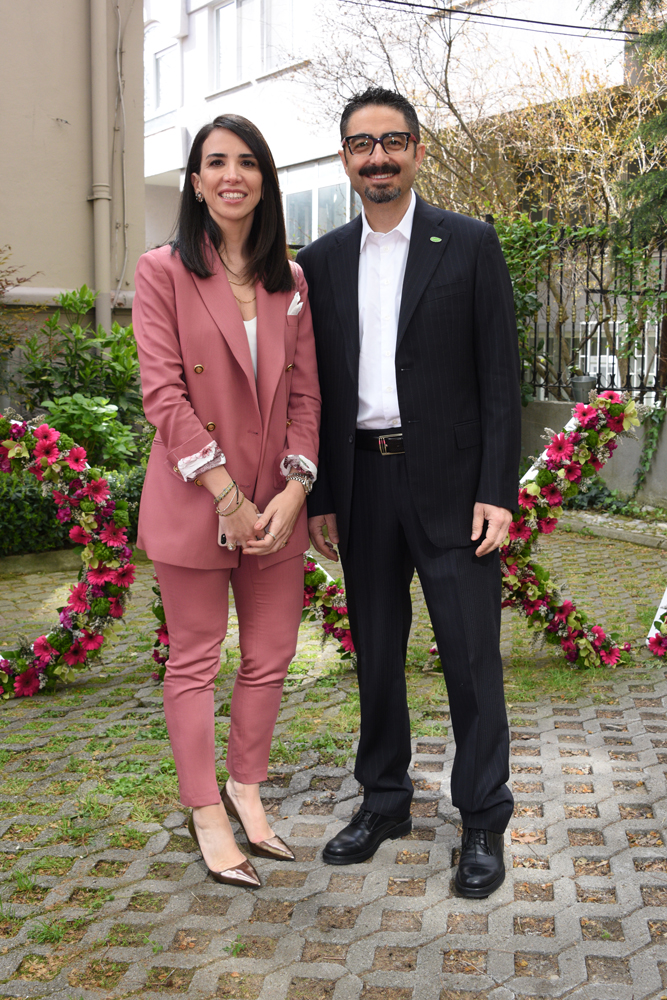 'VOONKA BEAUTY' AİLESİNE ÖZLEM SÜER ELİ DEĞDİ