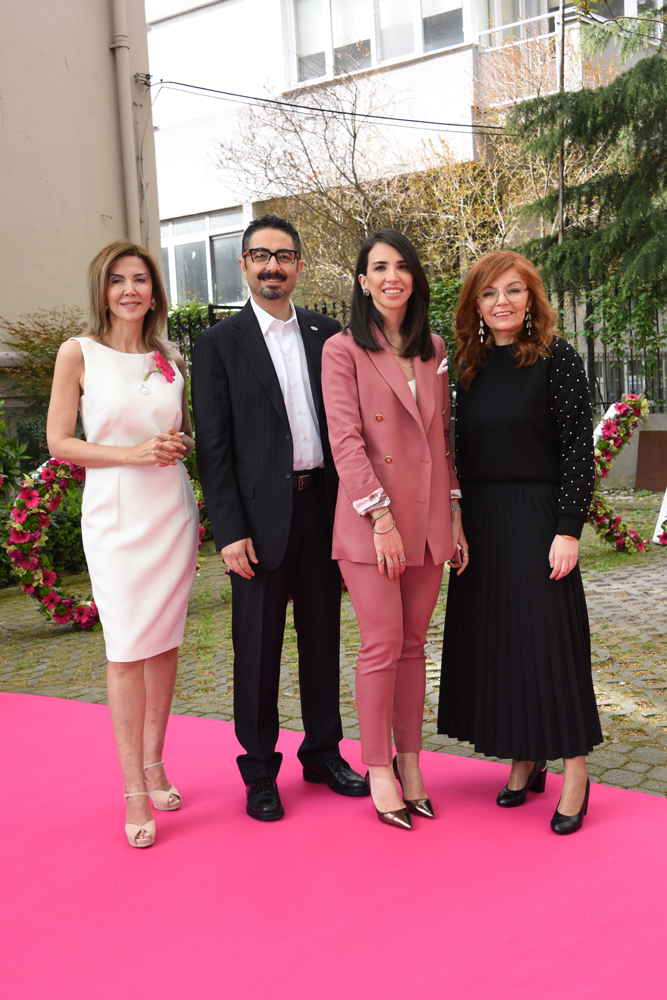 'VOONKA BEAUTY' AİLESİNE ÖZLEM SÜER ELİ DEĞDİ