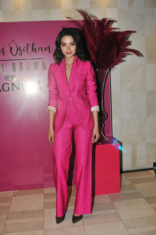 YASEMİN ÖZİLHAN'IN YENİ İŞ BİRLİĞİ