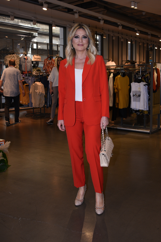 ARZU SABANCI YENİ KOLEKSİYONUNU TANITTI