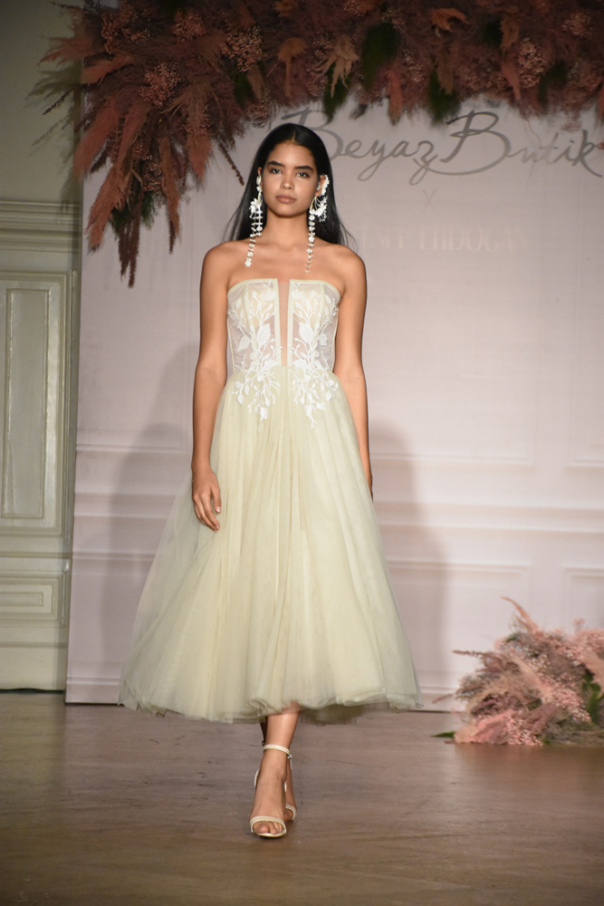 BEYAZ BUTİK'TEN MASALSI DEFİLE