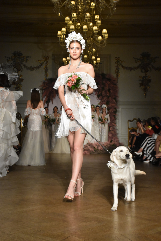 BEYAZ BUTİK'TEN MASALSI DEFİLE