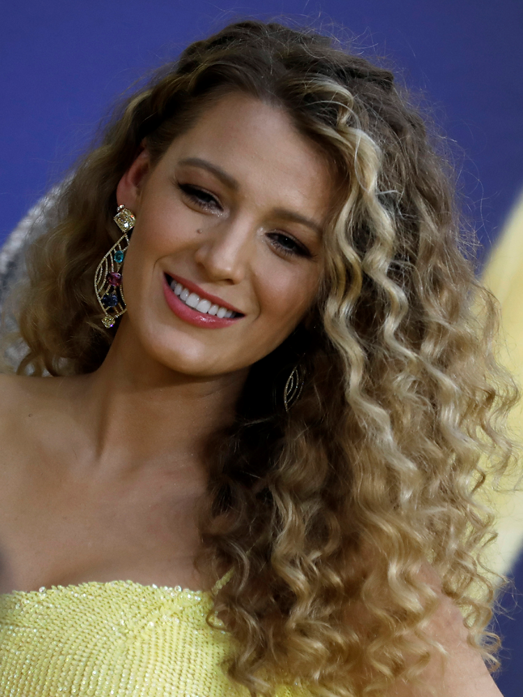 BLAKE LIVELY HAMİLE!