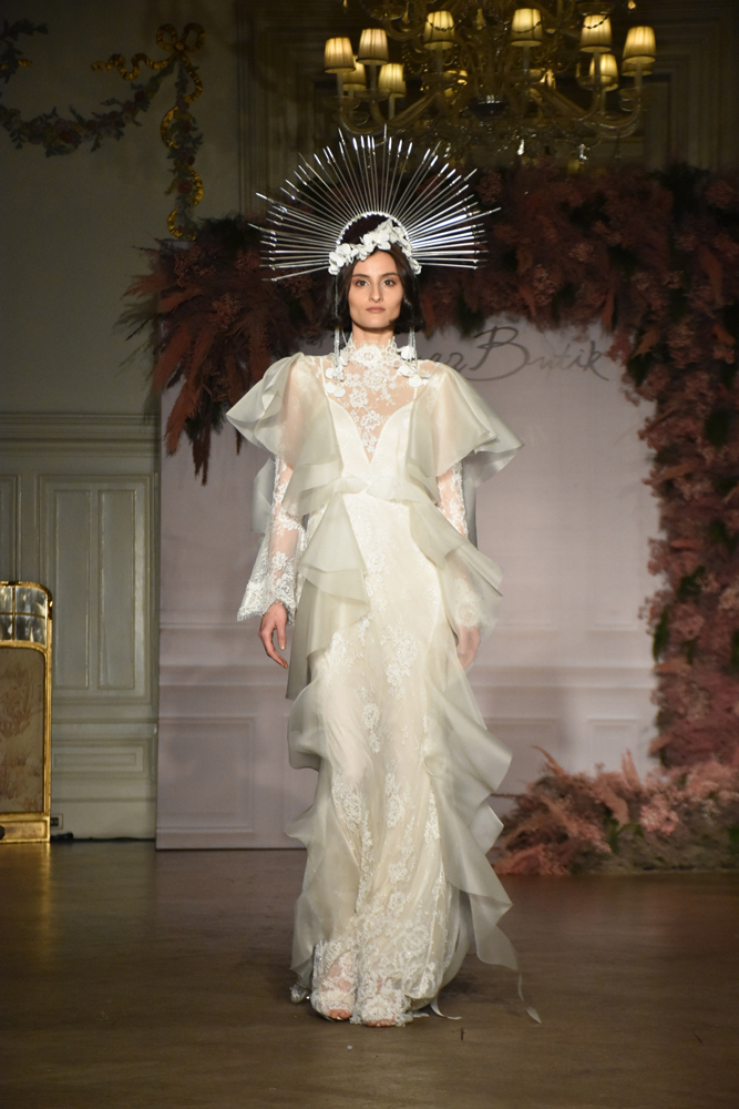 BEYAZ BUTİK'TEN MASALSI DEFİLE