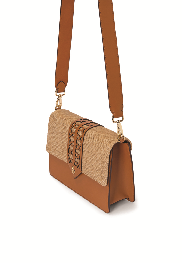 BEGÜM ÖZARUTAN VE SELEN SAYIN'IN MOODBOARD'U