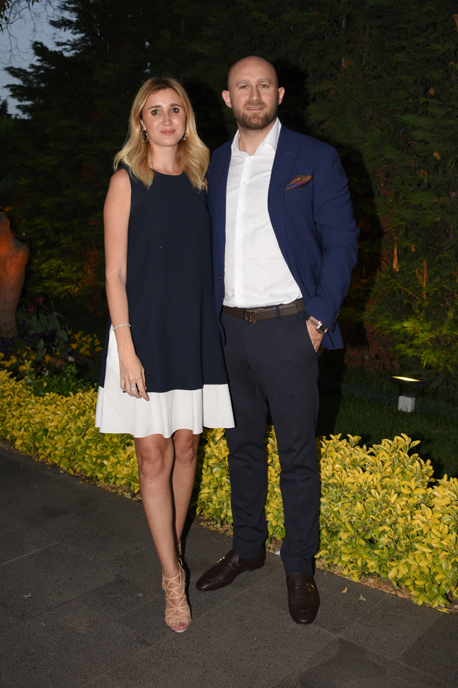 İFTAR YEMEĞİNDE ÇOCUKLARA DESTEK