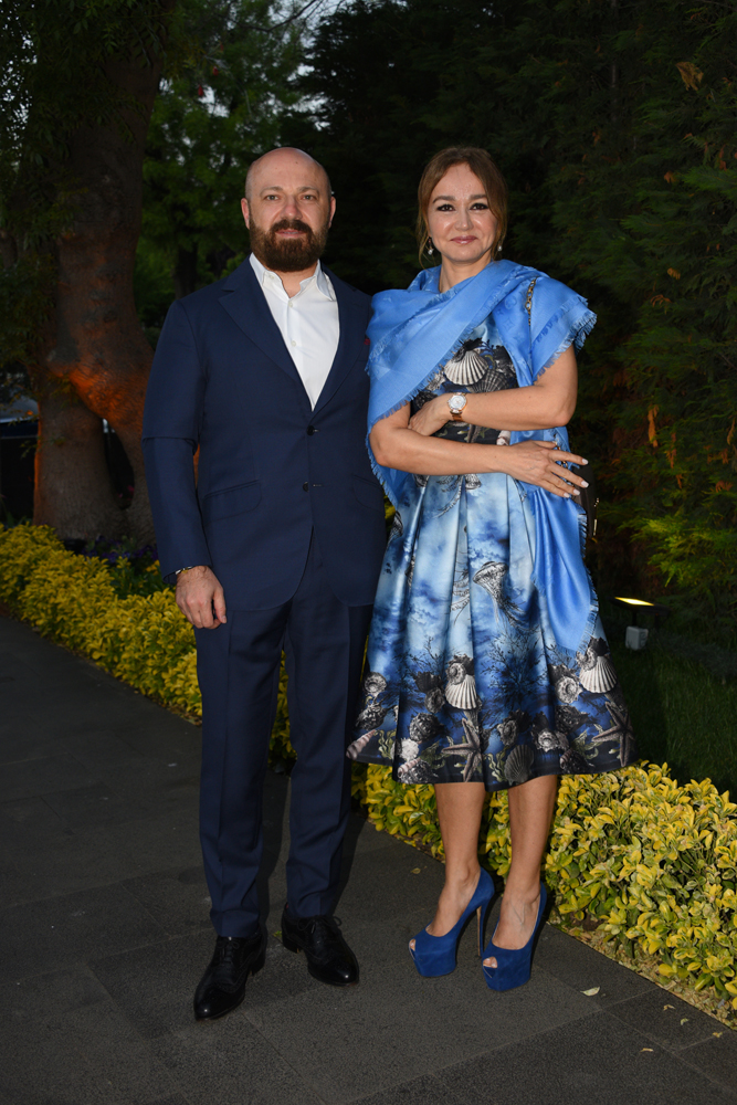 İFTAR YEMEĞİNDE ÇOCUKLARA DESTEK