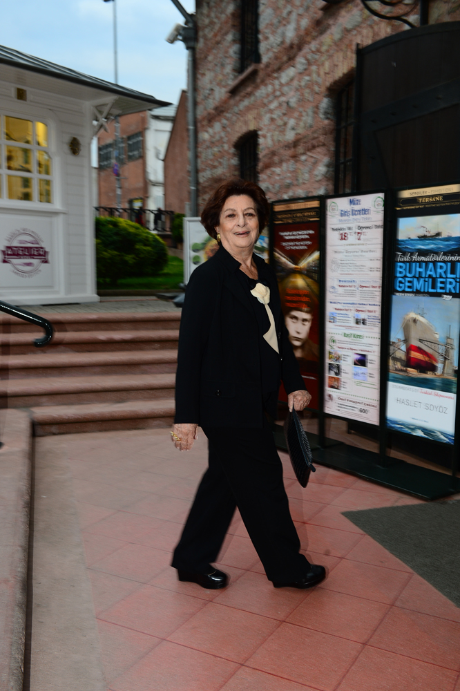 KOÇ AİLESİ DOSTLARINI AĞIRLADI 