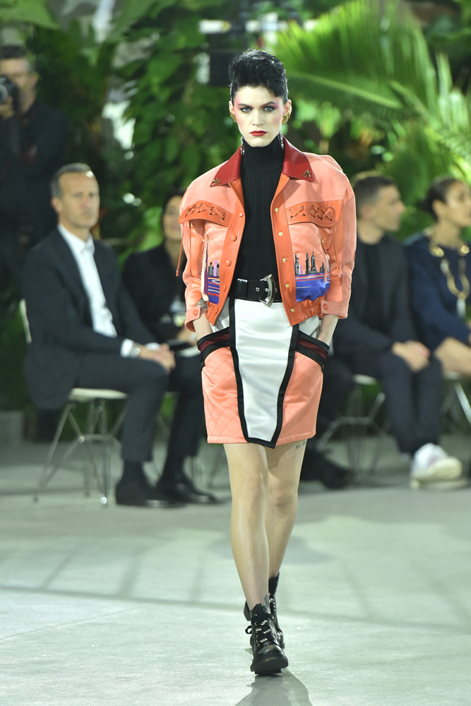 LOUIS VUITTON CRUISE 2020 DEFİLESİ