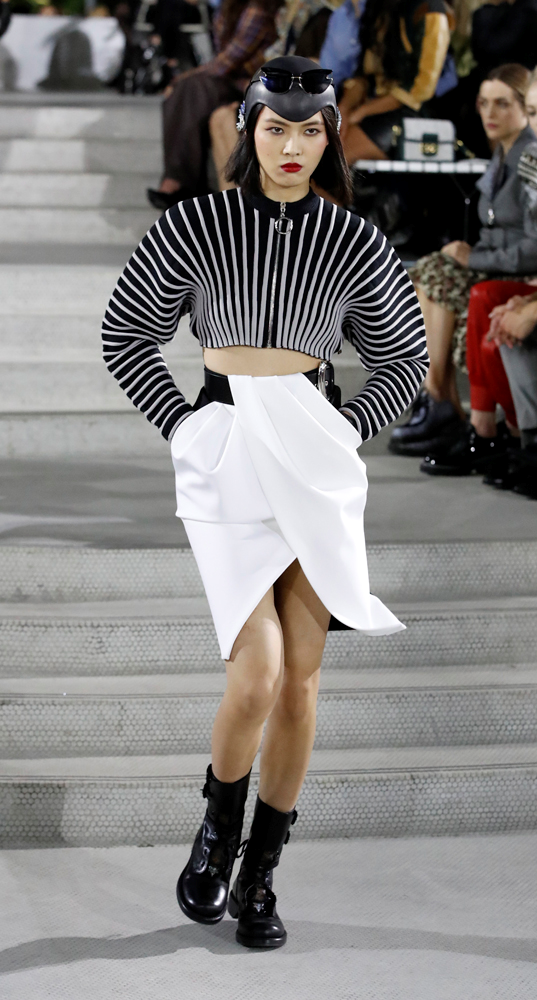 LOUIS VUITTON CRUISE 2020 DEFİLESİ