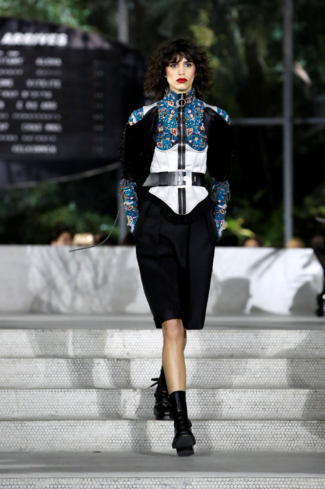 LOUIS VUITTON CRUISE 2020 DEFİLESİ